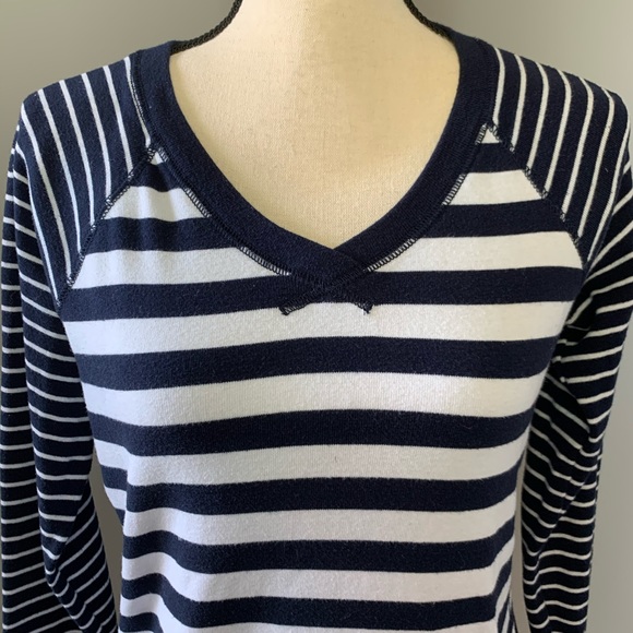 Eddie Bauer Navy blue & white stripped sweater - Picture 2 of 7
